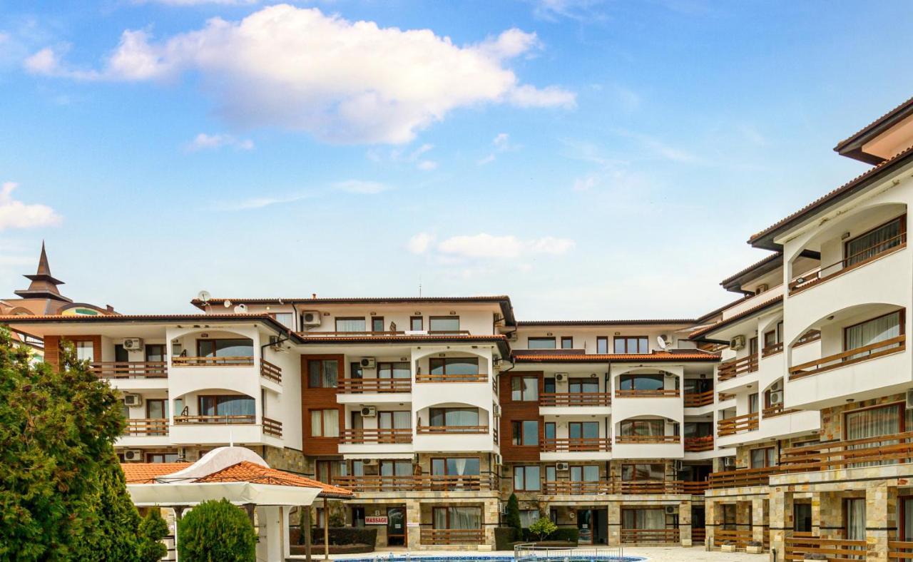 Robinson Apartment Elenite