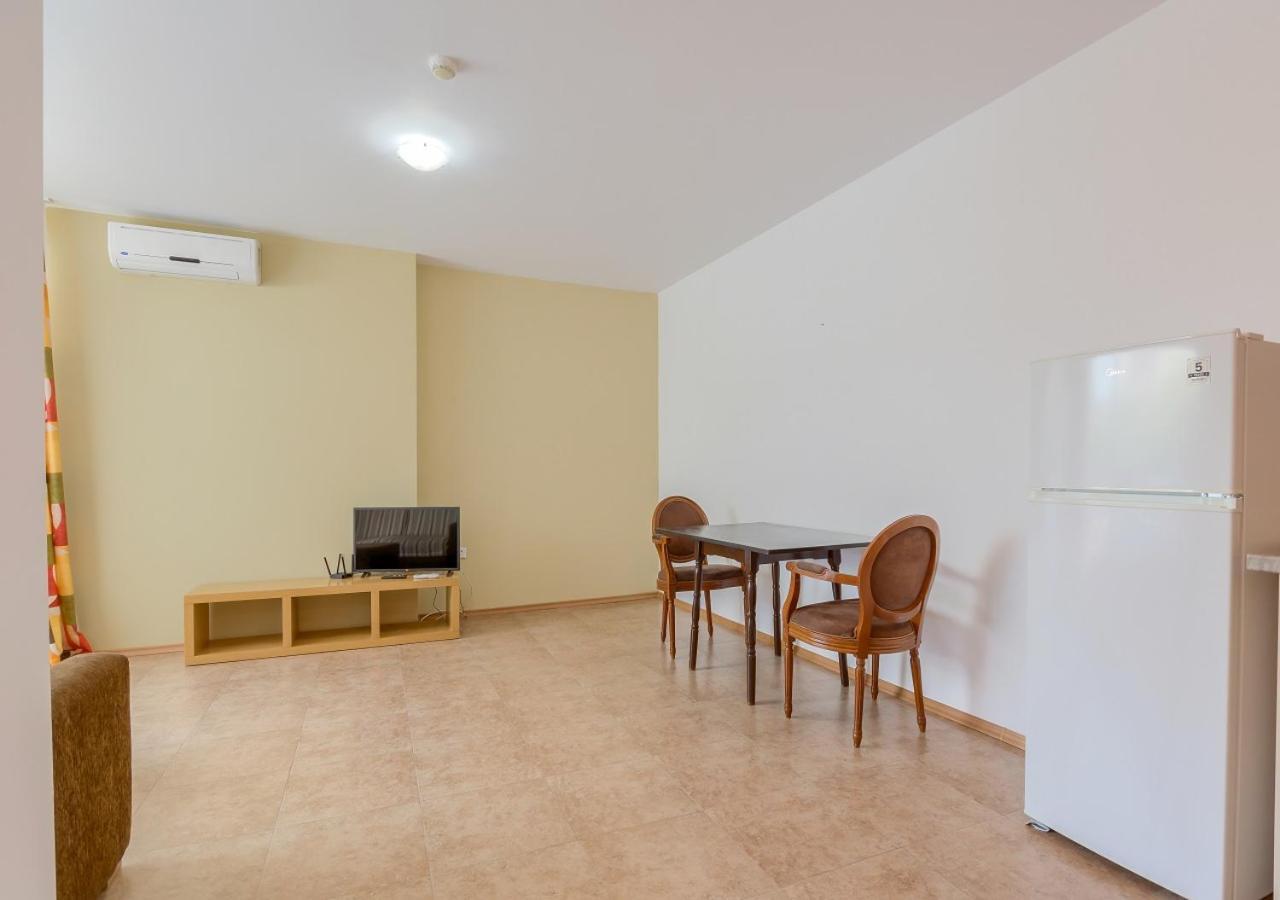 Apartment Robinson Elenite