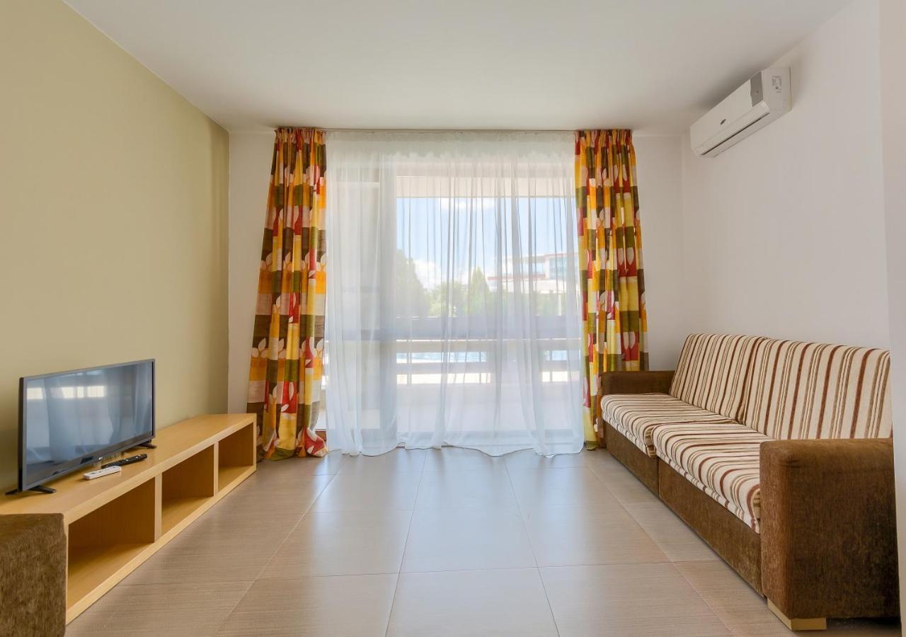 Robinson Apartment