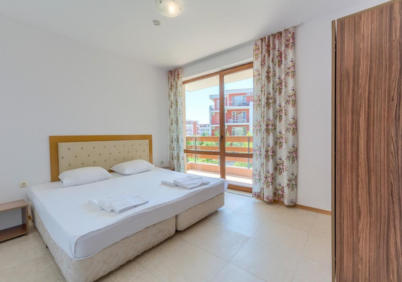 Robinson Apartment Elenite