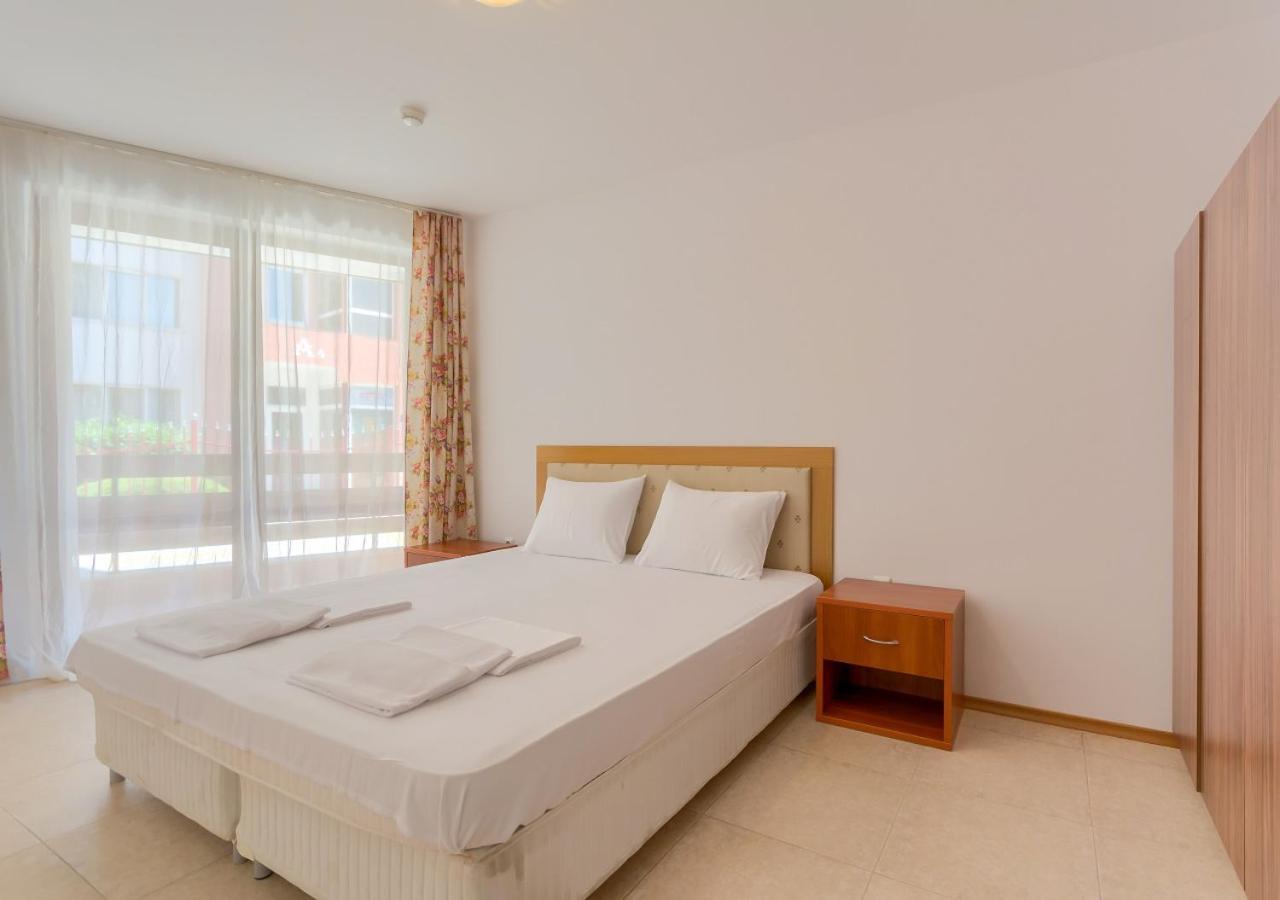 Robinson Apartment *